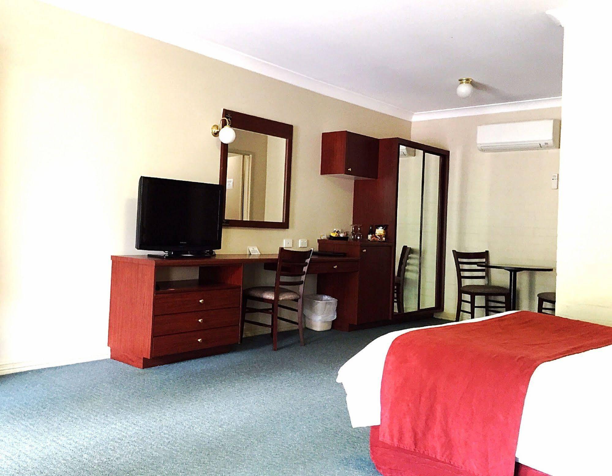Town Square Motel Orange Zewnętrze zdjęcie